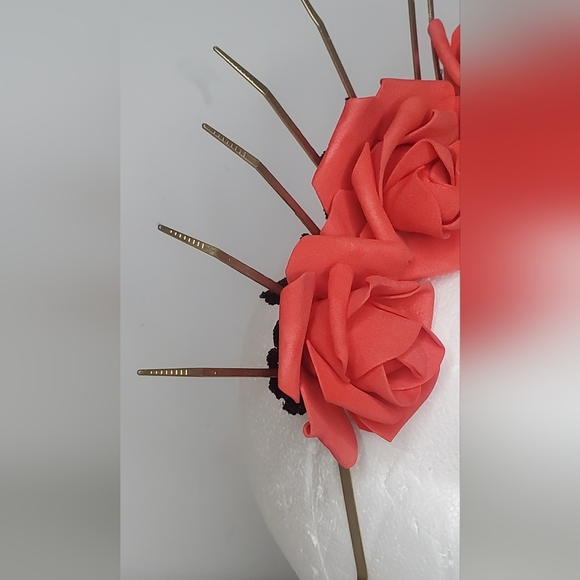 Mexican Elegant Floral Head Piece with Gold Metal Accents - Picture 4 of 11